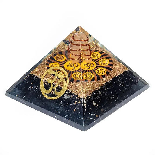 Orgoniet chakra piramide zwarte toermalijn met ohm 7 cm